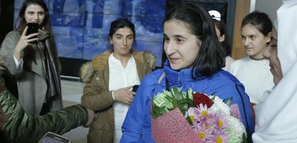 İvanka Trampı heyran qoyan qızı Bakıda belə qarşıladılar (FOTOLAR)