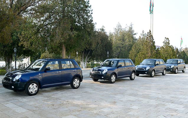 Vasif Talıbov onlara maşın hədiyyə etdi (FOTO)