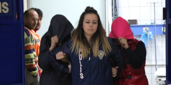 Azərbaycanlı fahişələr iş başında tutuldu (FOTOLAR)
