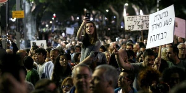 Minlərlə israilli Netanyahunun istefasını tələb edir