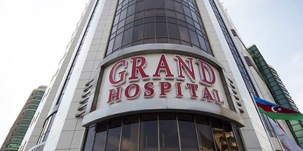 Nazirlik "Grand Hospital"dakı ölüm olayından xəbərsizdir: "Araşdırma aparılmır..."