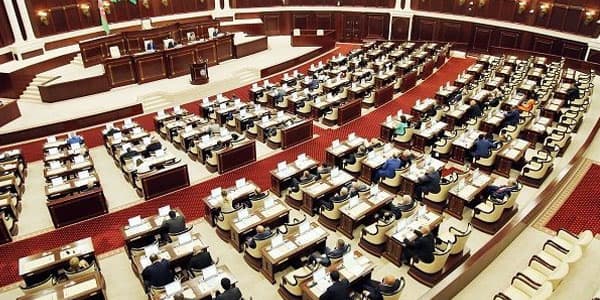 MSK bu deputatları mandatdan məhrum edəcək