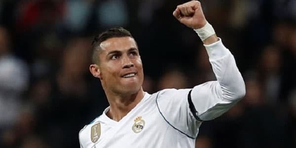 Ronaldu beşinci dəfə "Qızıl top"un sahibi oldu