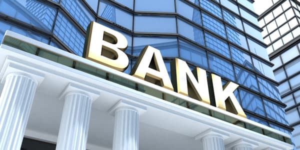 Ekspert palatanı təkzib etdi: 4 yox, 8 bank funksiyasını yerinə yetirə bilmir