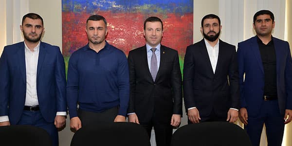 Rəşad Sadıqov iki yığmanın baş məşqçisi oldu (SİYAHI)