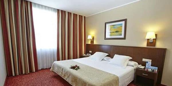 Bakıda otel satılır: Qiyməti 8,5 milyon manatdır (FOTOLAR)