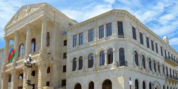 Saxta sənədlə Azərbaycandan çıxan şəxs axtarışa verildi