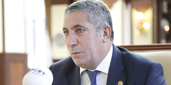 Siyavuş Novruzov: "Onun adını Milli Məclisdə çəkmək istəmirəm, buna layiq deyil"
