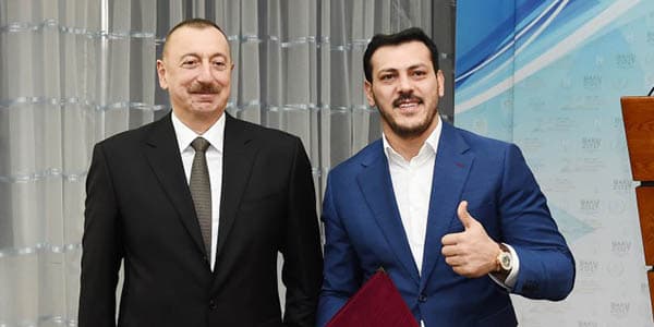 Prezident Zabit Səmədova ev bağışladı