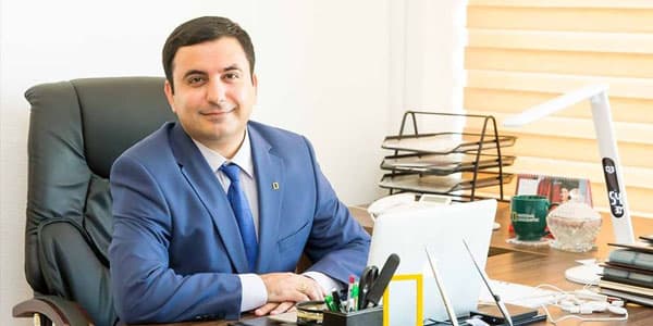 Azərbaycanda baş redaktor işindən ayrıldı