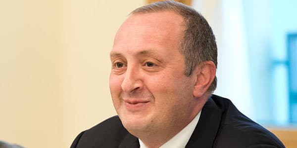 Prezident 3 azərbaycanlını əfv etdi