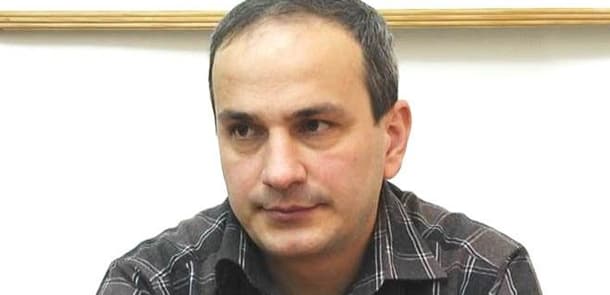Ekspert: "Banklar asan pul qazanmaq yolunu seçdi"