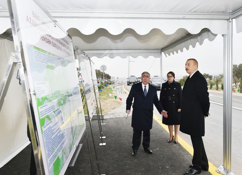 Prezident yeni yolun açılışında (FOTOLAR)