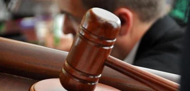 Gömrük Komitəsinin əməkdaşının 320 minlik cinayəti