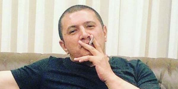 “Lotu Quli”yə daha bir zərbə: Ən yaxın adamı bıçaqlandı