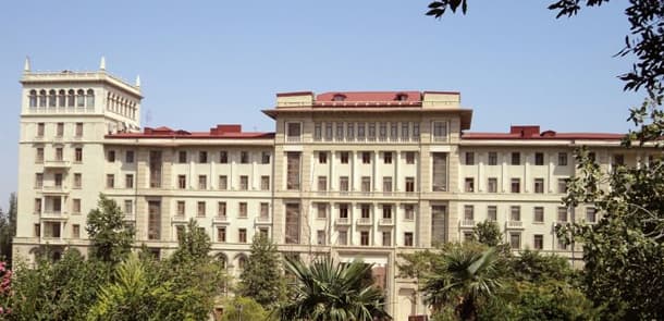 Bu şəxslərin maaşı artırıldı