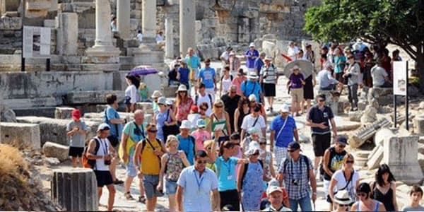 Azərbaycanlı turistlər Türkiyədə nə qədər pul xərcləyib?