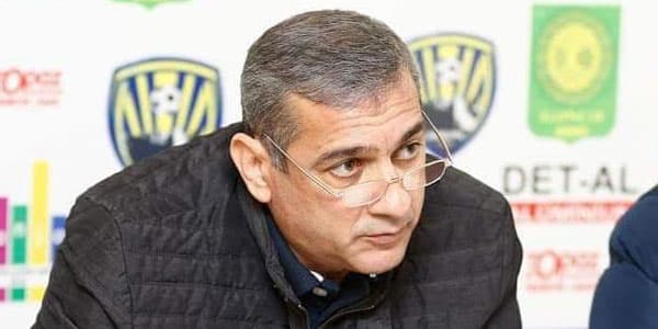 Yunis Hüseynov 8 futbolçunu “Kəpəz”dən kənarlaşdırdı