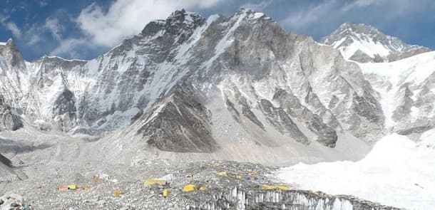 Bu şəxslərin Everestə dırmanmağına qadağa qoyuldu