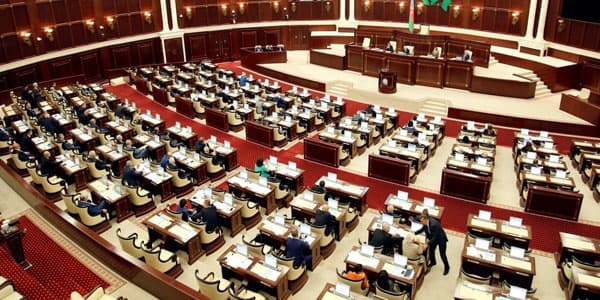 Deputatlar tətildən nə vaxt qayıdacaq?
