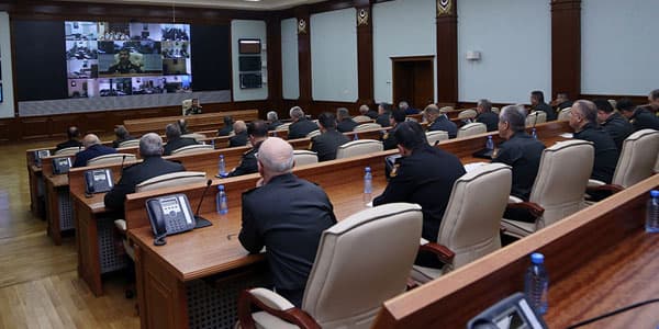Zakir Həsənov qoşunlar qarşısında tapşırıqlar qoydu
