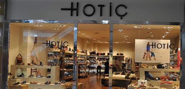 "Hotiç"də şok "endirim": 300 manata satılan ayaqqabı, endirimlə 370 manata