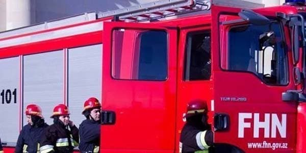Bakıda binada yanğın, 10 sakin təxliyə edildi