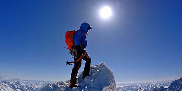 İtkin düşən alpinistlərin axtarışı çətinləşdi