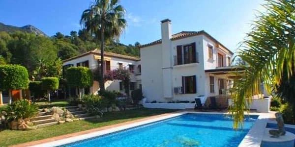 Bankın girovunda olan villa satışa çıxarıldı (QİYMƏTLƏR)