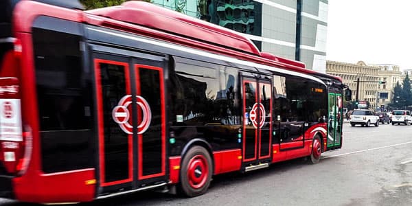 Bu avtobusda gediş haqqı qaldırıldı