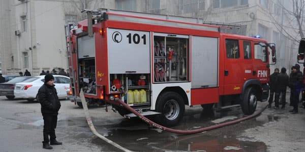 Xırdalanda yataqxana yandı: 17 nəfər təxliyə edildi