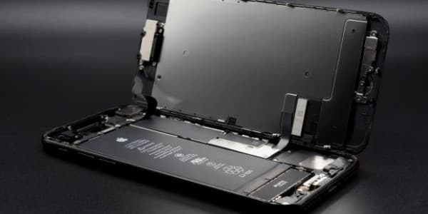 "Apple"ı 740 milyon dollarlıq cərimə gözləyir