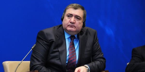 Fazil Məmmədov güləşçiləri nəzarətdə saxlayır (FOTOLAR)