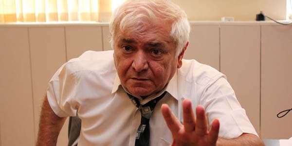 Deputat alimlərə hirsləndi: İndi hamımız “qəşənk” olacağıq?