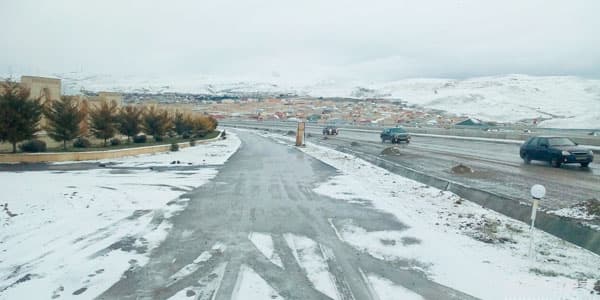 Bakı-Şamaxı yolu buz bağlayıb, nəqliyyatın hərəkəti çətinləşib (FOTOLAR)