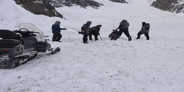 Nazirlik itkin düşən alpinistlərin axtarışı ilə bağlı görüntülər yaydı (FOTO)