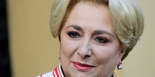 Ölkənin ilk qadın baş naziri seçildi