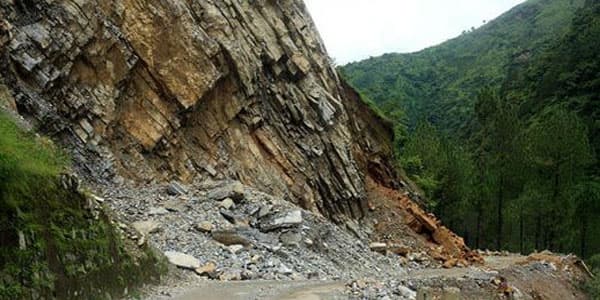 Göyçayda yol tikintisi zamanı torpaq uçqunu: fəhlə öldü