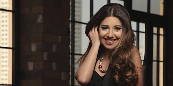 Tanınmış azərbaycanlı aparıcı yanan binanın içində olub