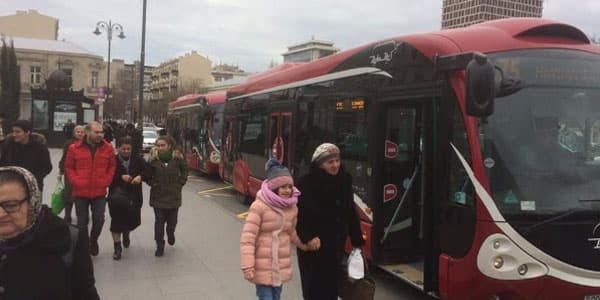 Bu avtobusun sərnişinləri əlavə gediş haqqı ödəməlidi (VİDEO)