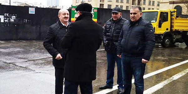 İcra başçısı partlayış baş verən əraziyə gəldi (FOTO)