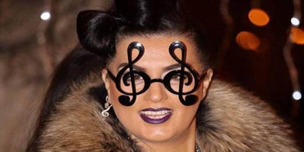 Elza Seyidcahan: "Eynəyimi 500 dollara almışam" (VİDEO)