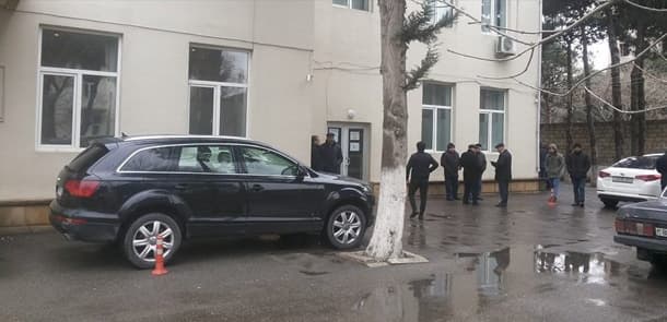 Partlayışda yaralanan şəxsin qohumları: “Əynindəki bütün paltarlar yanıb...”