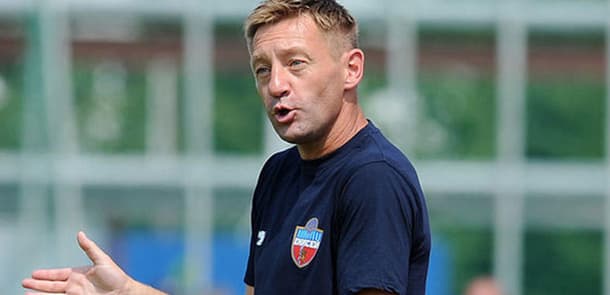 Andrey Tixonov: “Neftçi”yə keçidin geriyə addım olduğunu düşünmürəm”