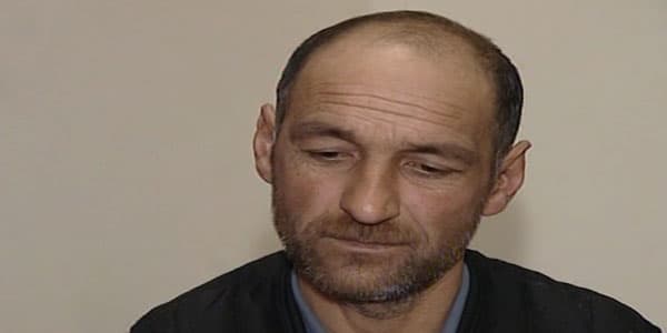 Özünü şübhəli aparan şəxsi polis saxladı: cinayətlərin üstü açıldı (VİDEO)