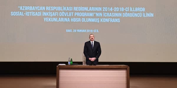 İlham Əliyev məmurları topladı