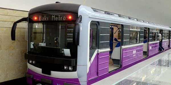 Bakı metrosunda qatarlar ləngidi, sıxlıq yarandı