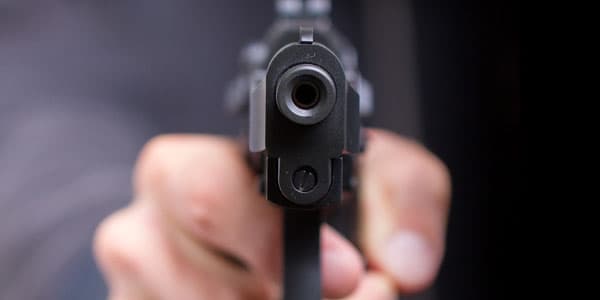 Gəncədə silahlı insident: polis əməkdaşı yaralandı
