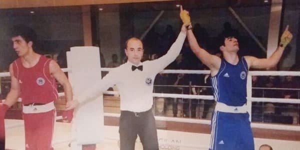 Azərbaycan çempionatında qalmaqal: Boksçu polisə aparıldı - VİDEO