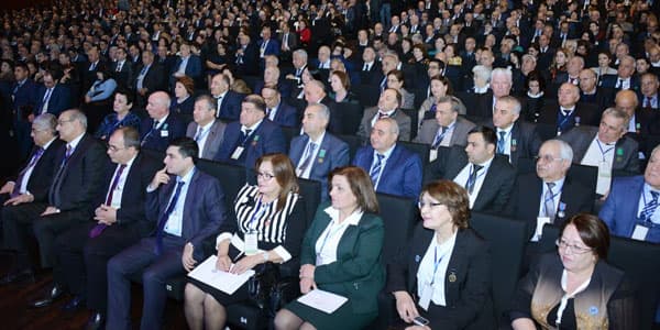 İlham Əliyevin prezidentliyə namizədliyi irəli sürüldü